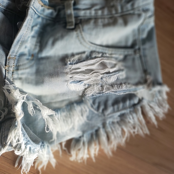 One Teaspoon Bonita Distressed Jean Shorts sz 25 - Picture 10 of 14